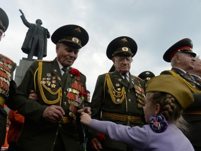 День Победы. Стихи, которые сложно читать без слёз День Победы. Стихи, которые сложно читать без слёз