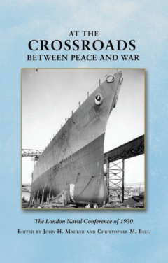 Книга At the Crossroads Between Peace and War на ReadRate.com книга At the Crossroads Between Peace and War